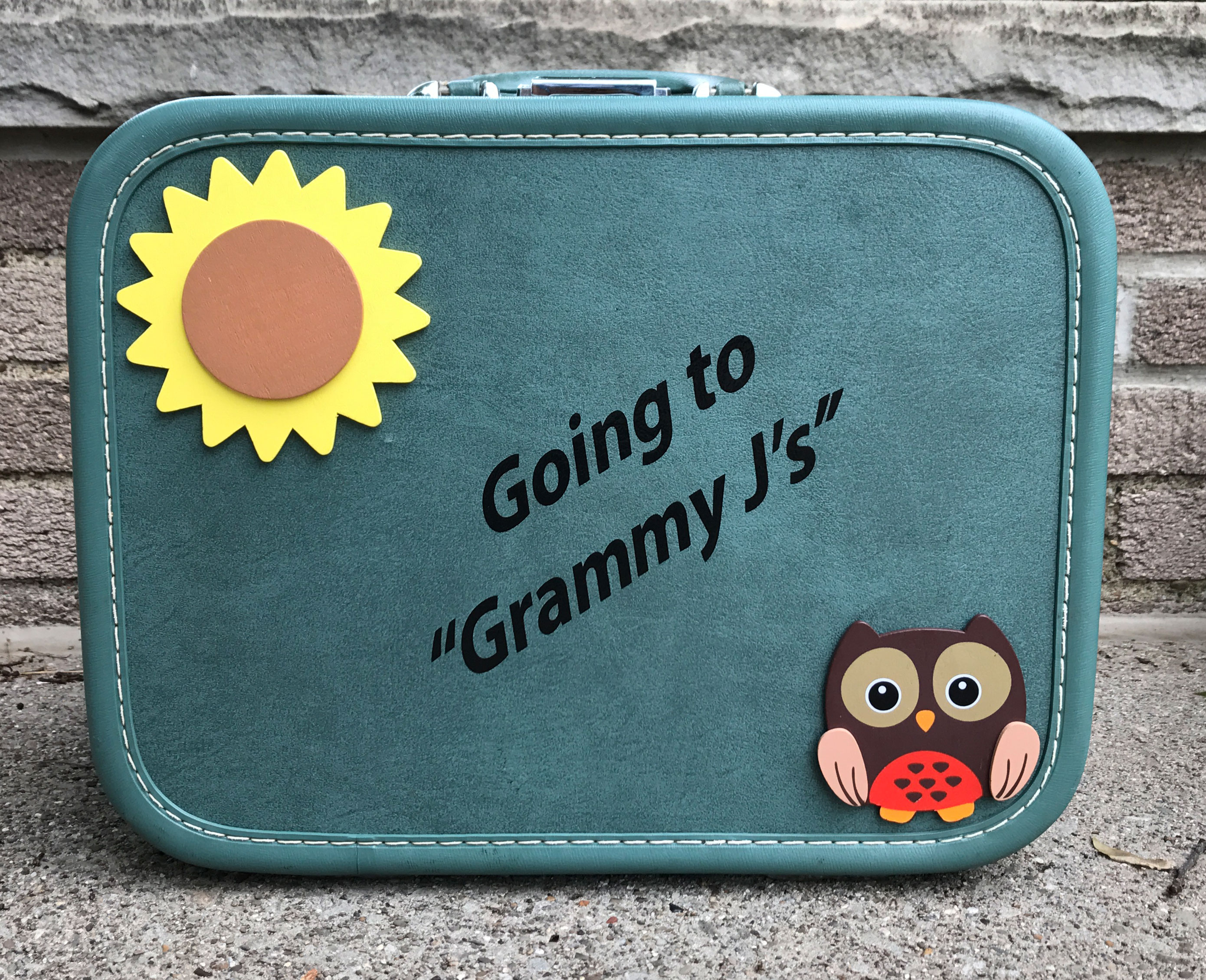 Vinyl Lettering for an Excited Grandmother
